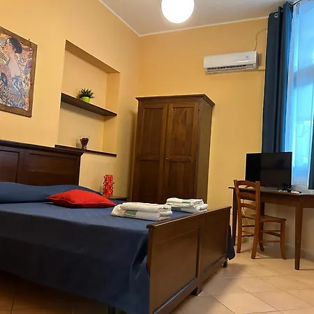 Гостевой дом Sleepin Montesanto Неаполь